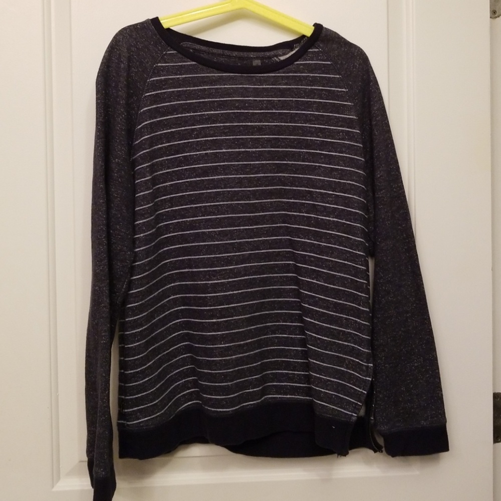 Howe Navy Blue Sweatshirt